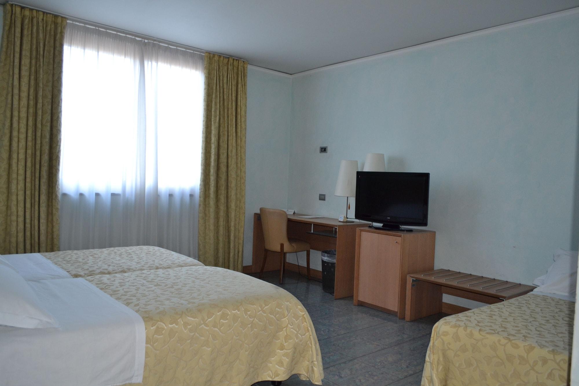 Marina Palace & Congress Hall Hotel 4*